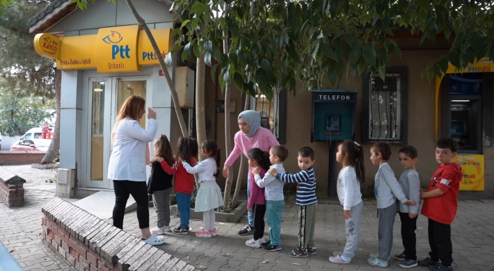 AÇEM’li çocuklar Dünya Posta Günü’nde Hatay’daki arkadaşlarını unutmadı