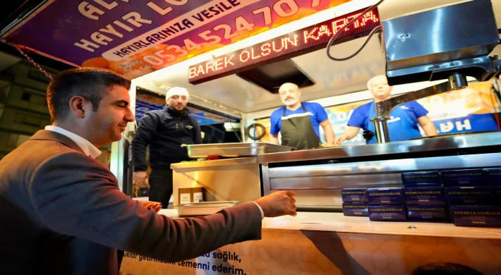 Kartal Belediyesi’nden Kandil Simidi ve Hayır Lokması İkramı