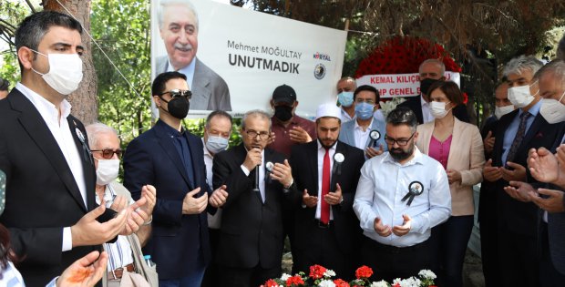 Eski Bakan Mehmet Moğultay Kabri Başında Anıldı