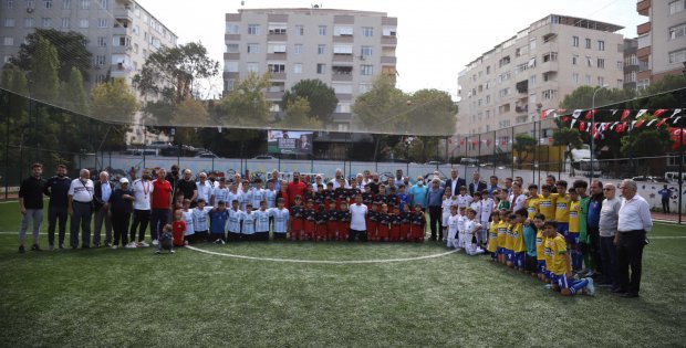 KARTALLI GENÇ FUTBOLCULAR, TAÇSIZ KRAL METİN OKTAY İÇİN YEŞİL SAHADA