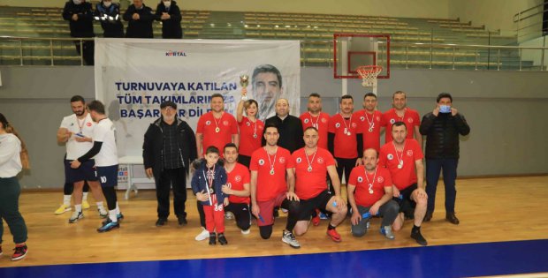 Voleybol Turnuvasının Şampiyonu Zabıta Müdürlüğü Oldu