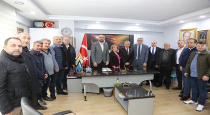 Cumhur İttifakı AK Parti Maltepe Belediye Başkan Adayı Kadem Ekşi’den esnaf odasına ziyaret