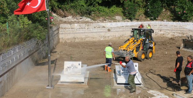 Bozkurt'ta Toprak Altında Kalan Şehitlik, Yeniden Gün Yüzüne Çıkarıldı