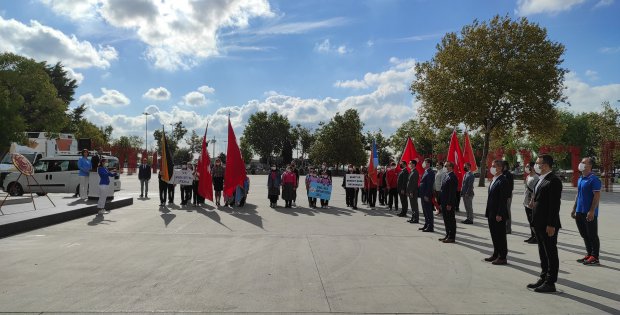 Kartal İlçe Milli Eğitim Müdürlüğü İlköğretim Haftası Çelenk Sunma Töreni Düzenledi